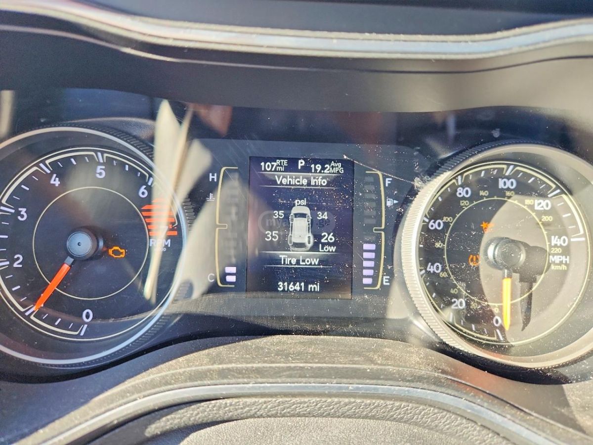 Jeep Cherokee - фото 9