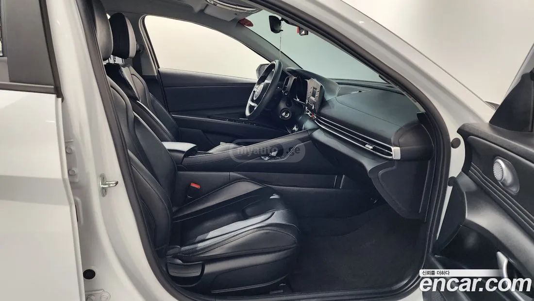 Hyundai Elantra - фото 11