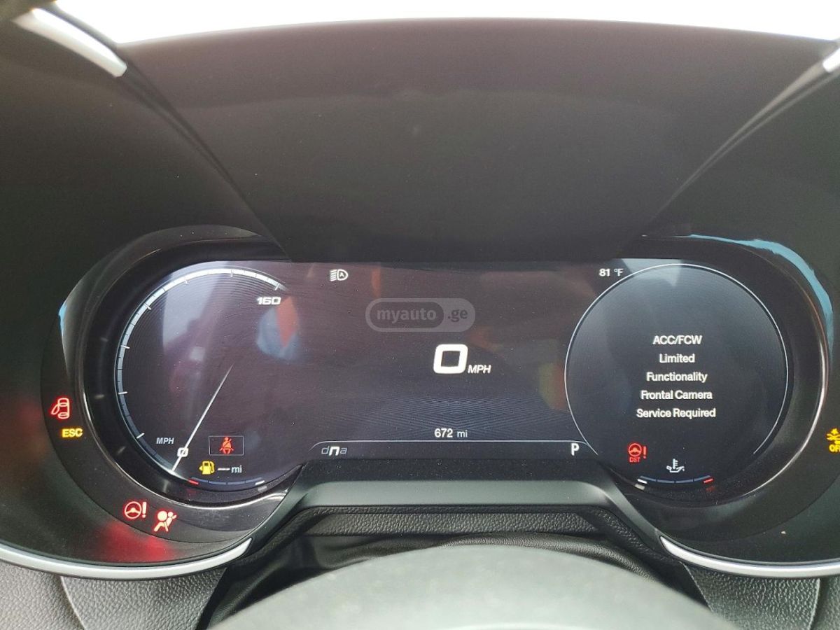 Alfa Romeo Giulia 2024 — миниатюра 9