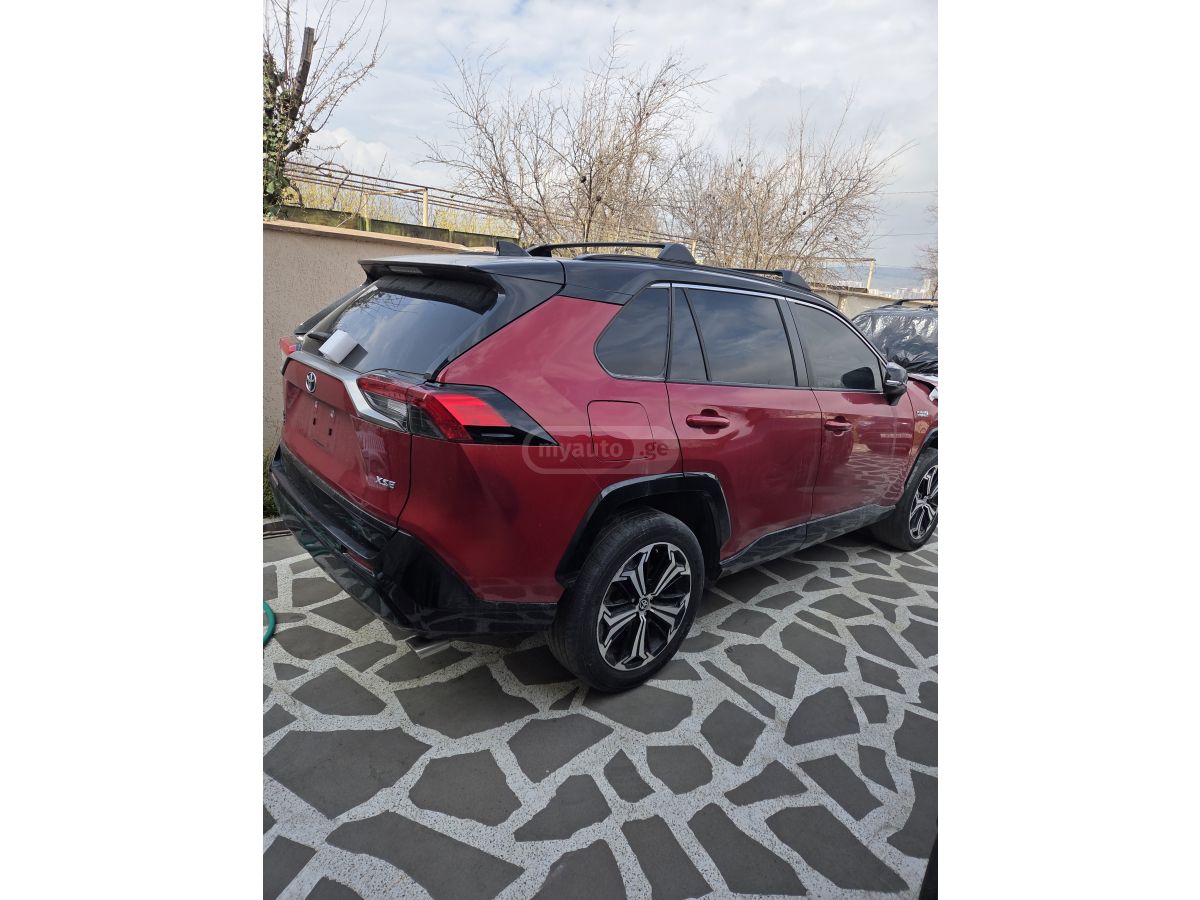 Toyota RAV 4 - фото 1