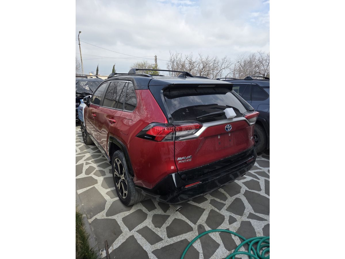 Toyota XSE 4dr All-Wheel Drive CVT — миниатюра 2