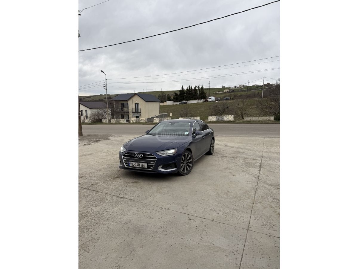 Audi A4 - фото 1