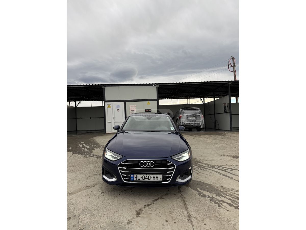 Audi A4 - фото 2