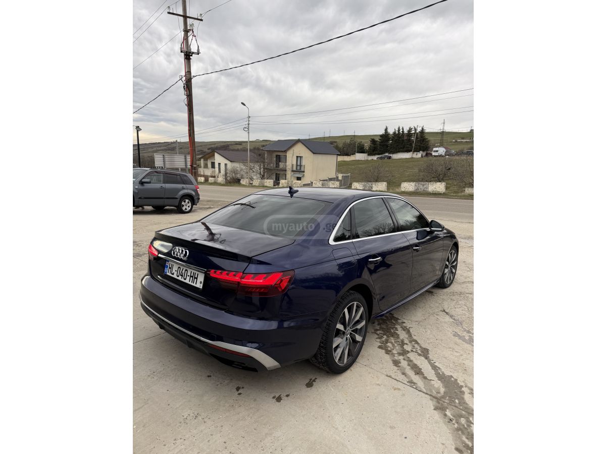 Audi A4 - фото 6