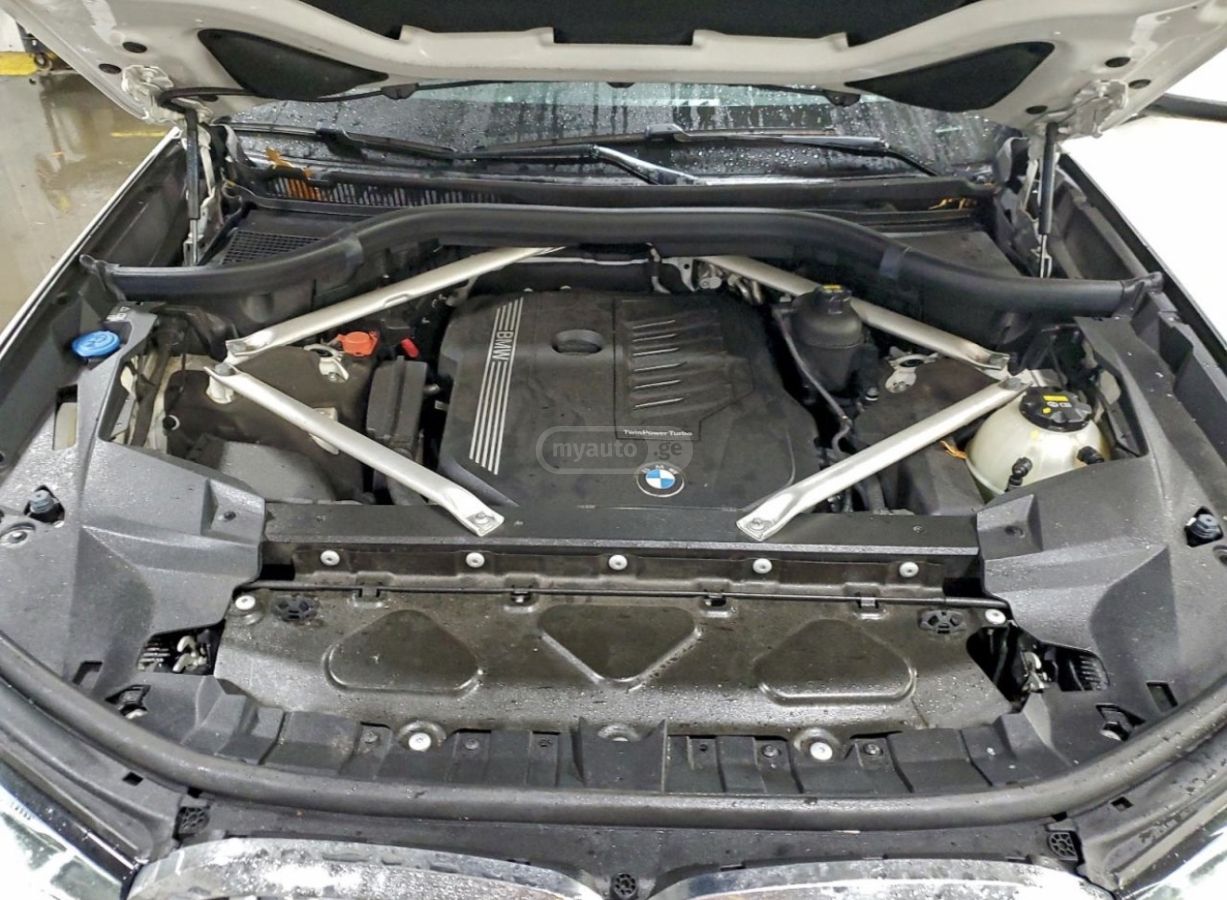 BMW xDrive40i 4dr All-Wheel Drive — миниатюра 11