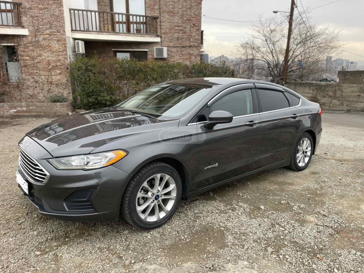 Ford Fusion - фото 2