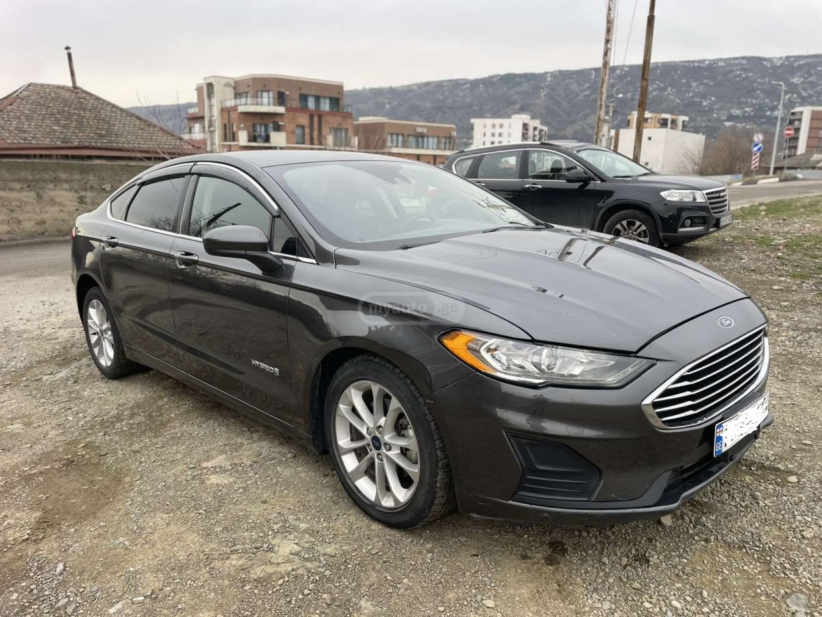 Ford Fusion - фото 3