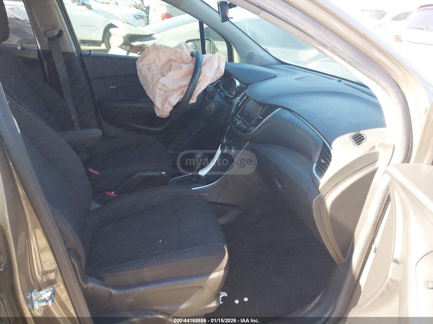 Chevrolet Trax - фото 8