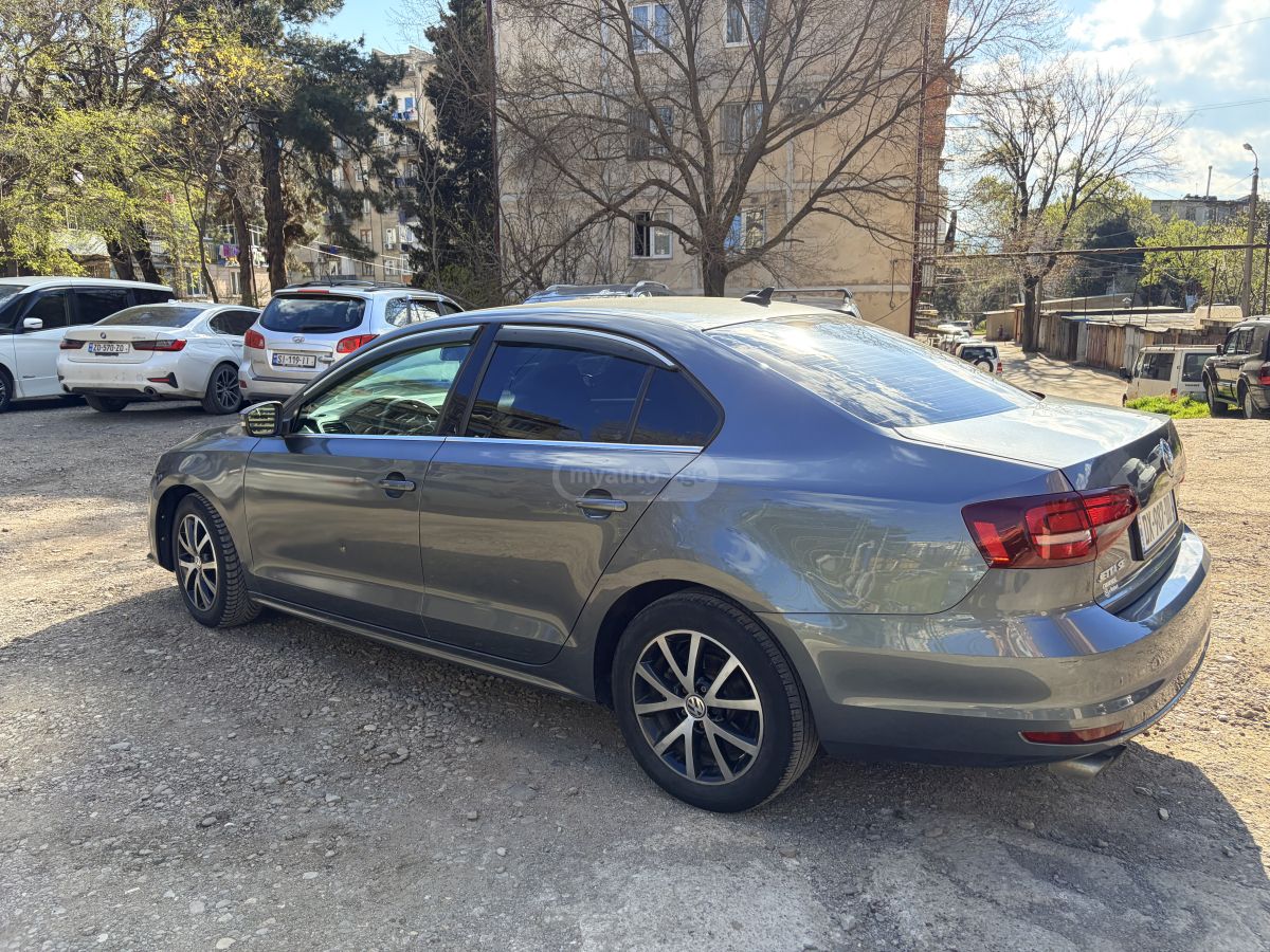 Volkswagen Jetta - фото 7