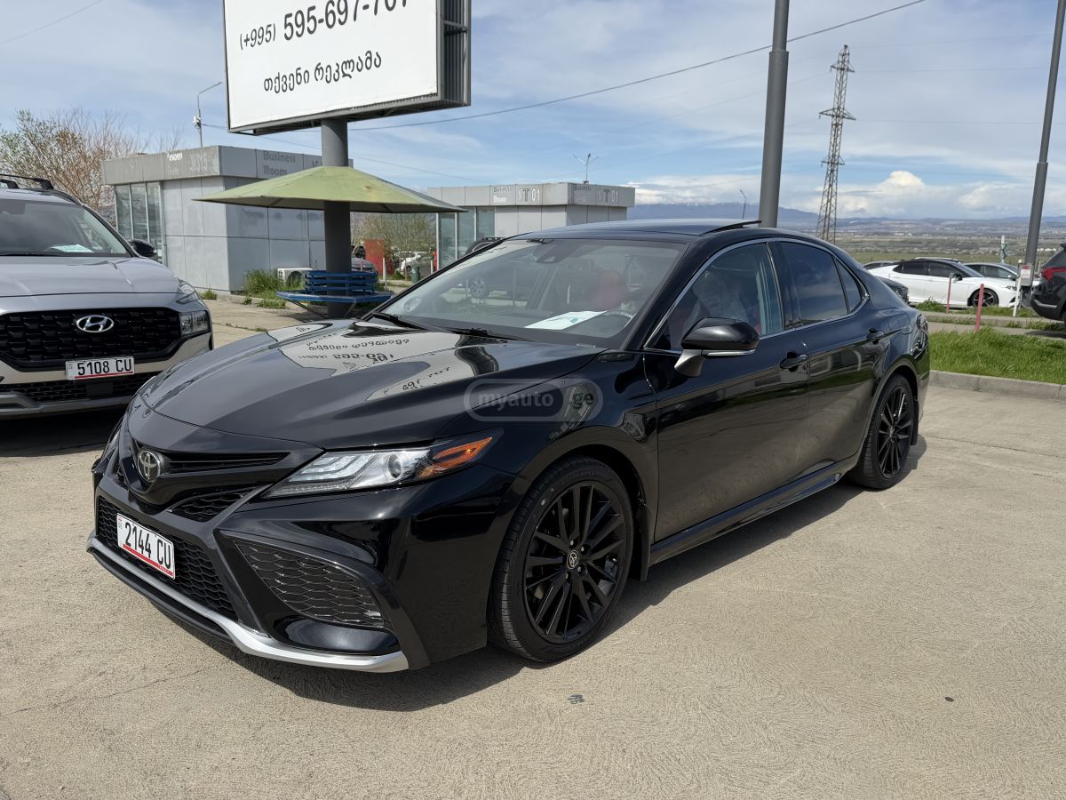 Toyota Camry - фото 3