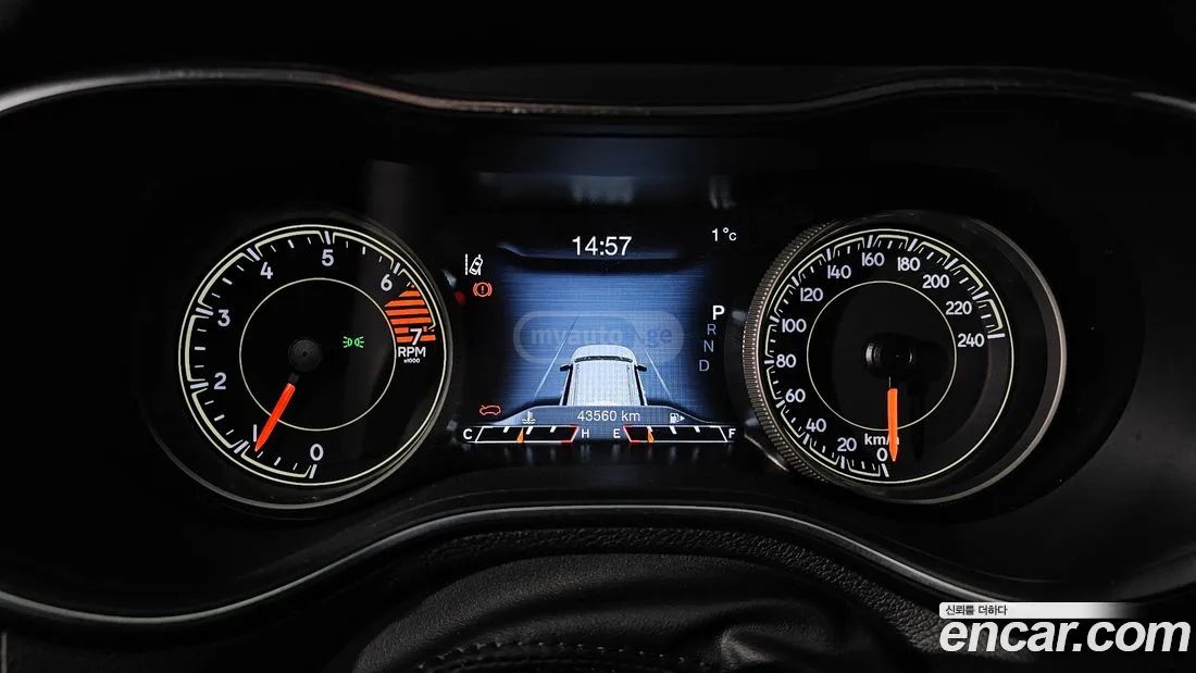 Jeep Cherokee - фото 8