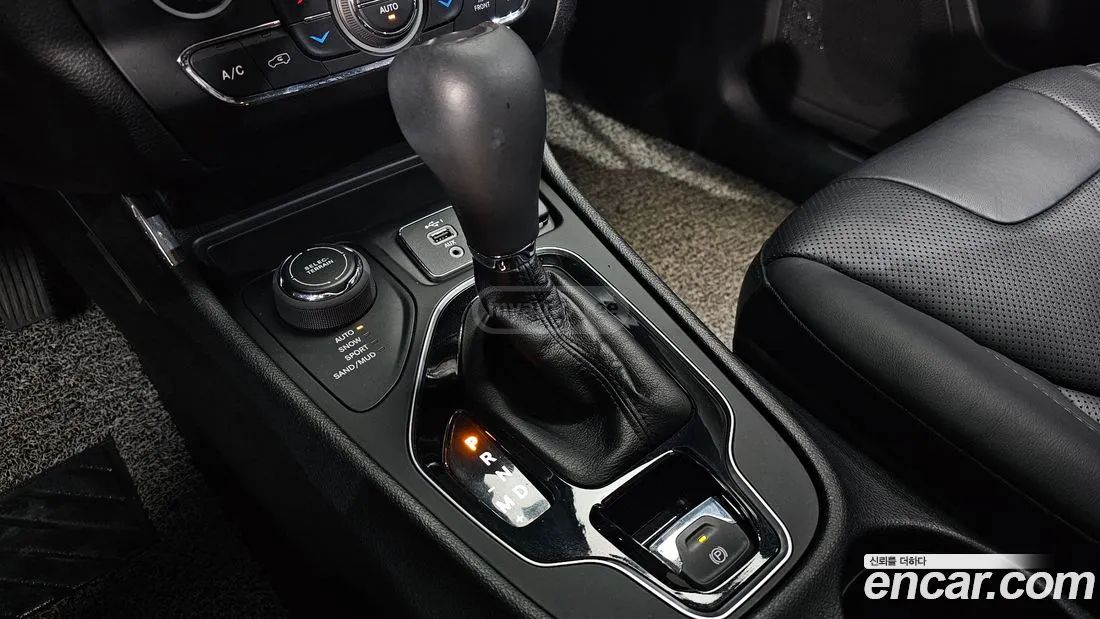 Jeep Cherokee - фото 9