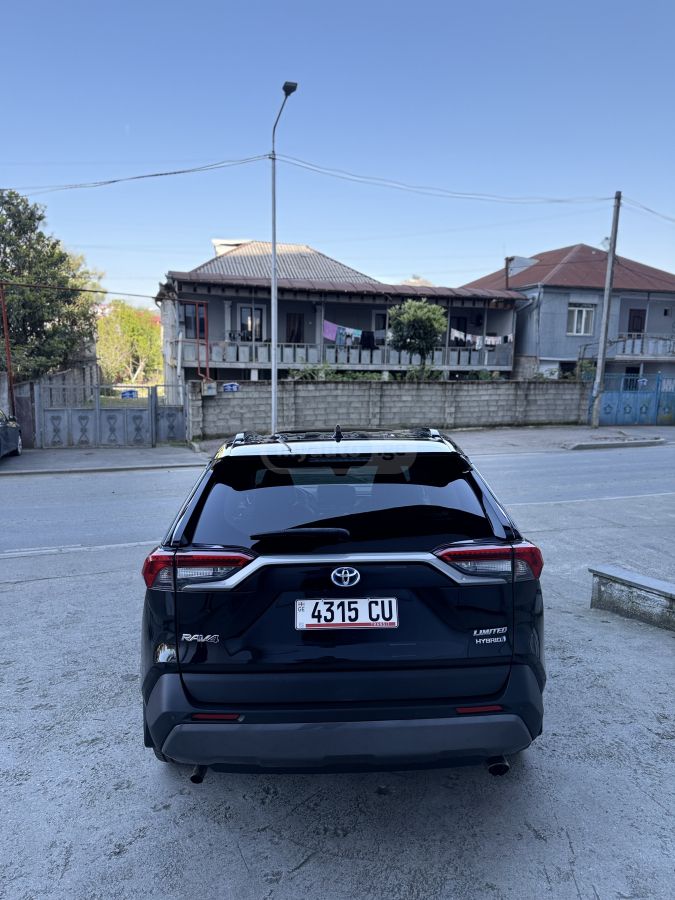 Toyota Rav 4 - фото 5