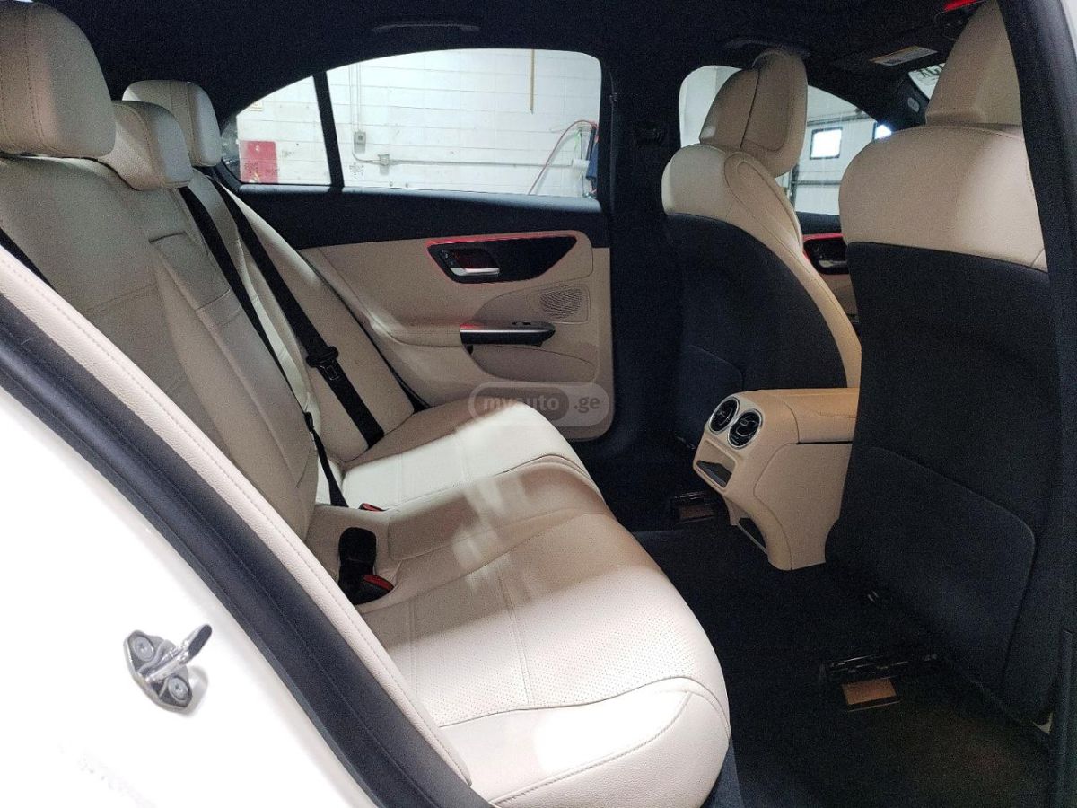 Mercedes-Benz C 30 AMG 2024 — миниатюра 9