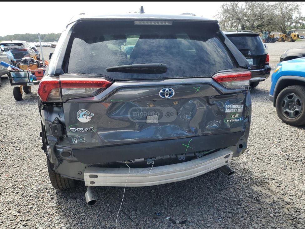 Toyota LE 4dr All-Wheel Drive Automat — миниатюра 4