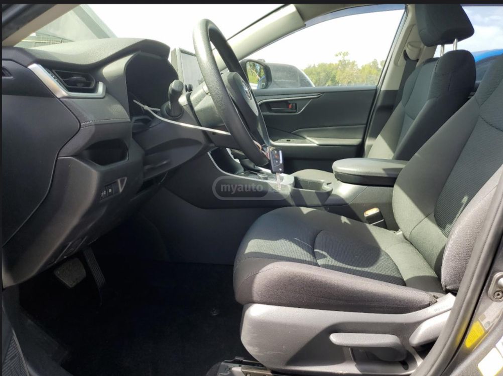 Toyota LE 4dr All-Wheel Drive Automat — миниатюра 6