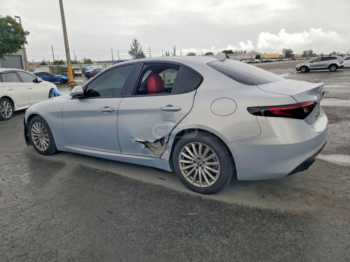 Alfa Romeo Giulia - фото 4