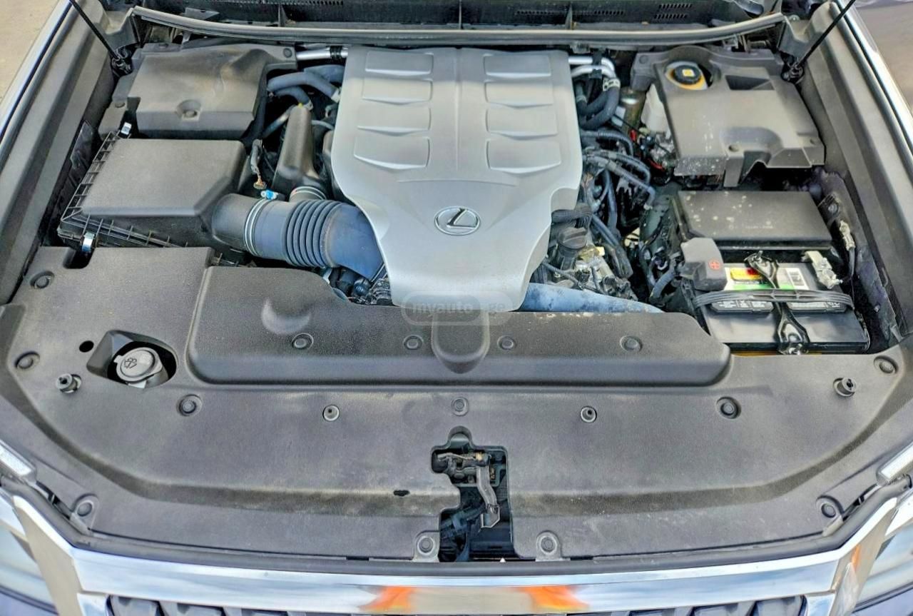 Lexus Luxury 4dr 4x4 Automatic — миниатюра 8