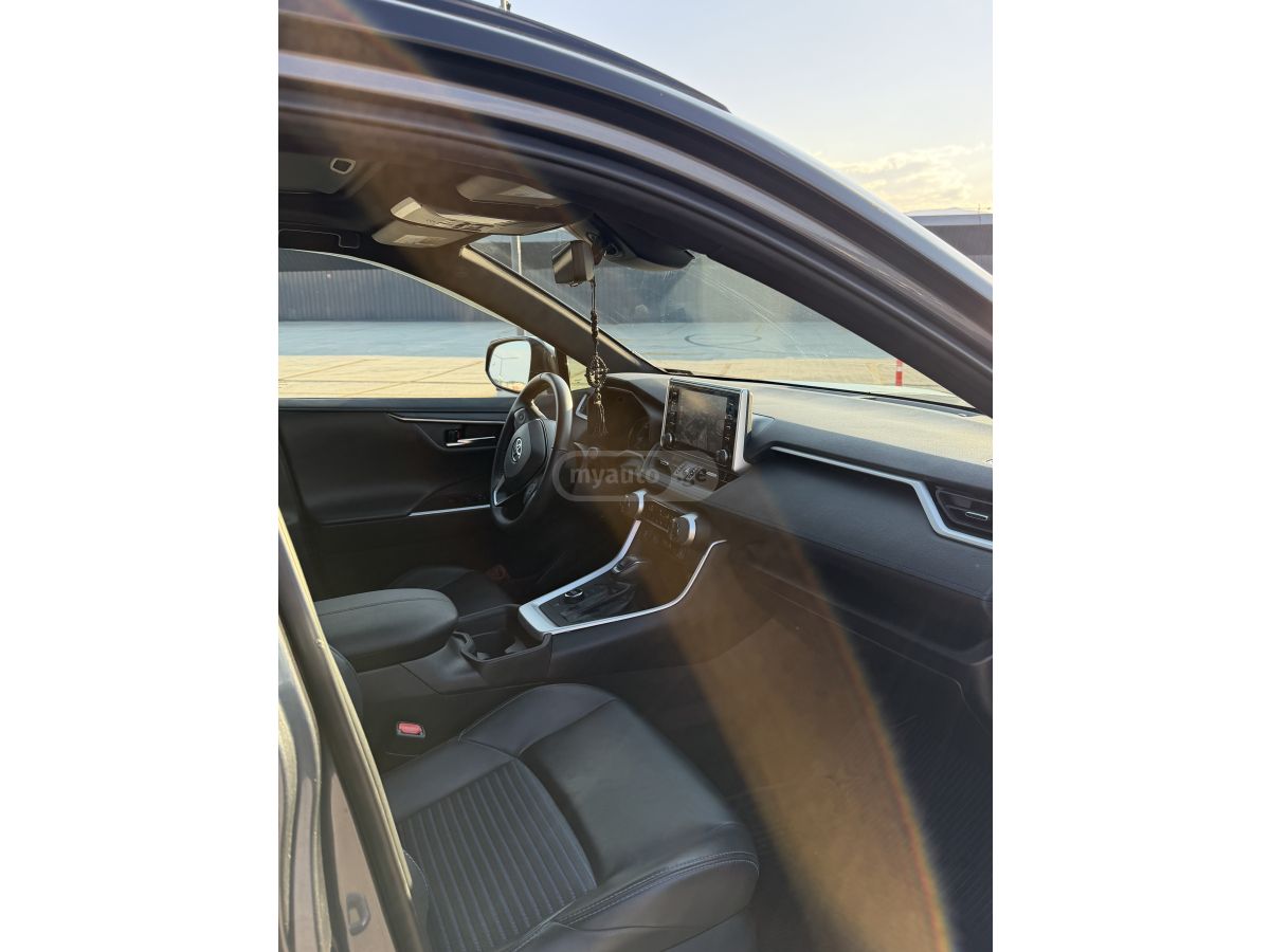 Toyota RAV 4 - фото 9