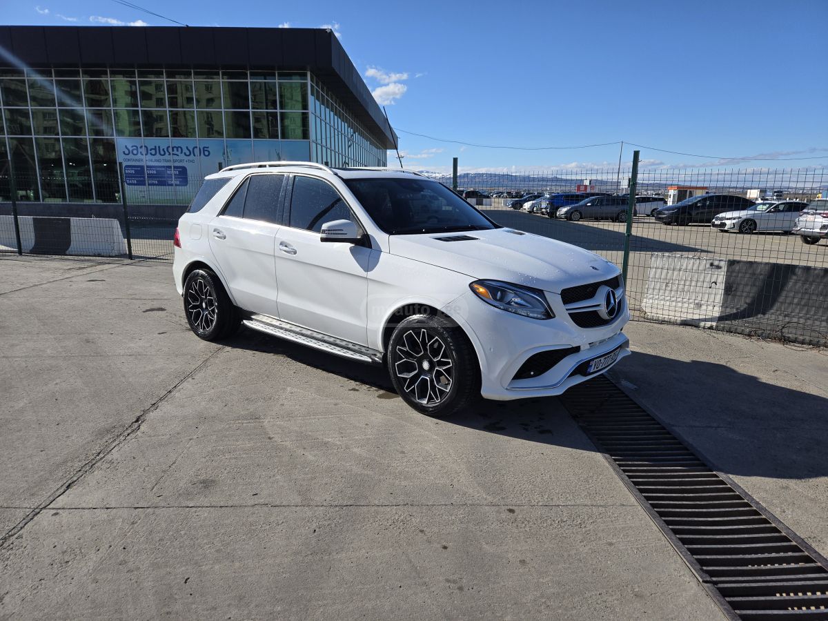 Mercedes-Benz GLE 350 - фото 1