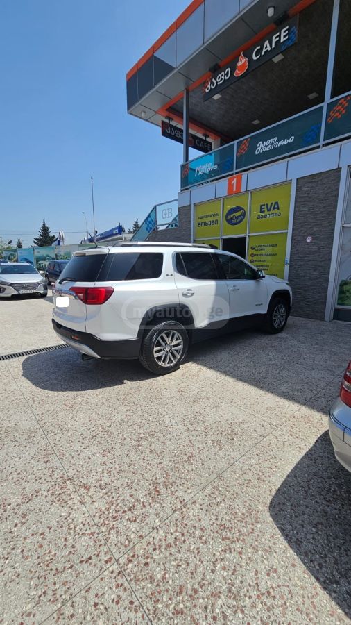 GMC Acadia - фото 5