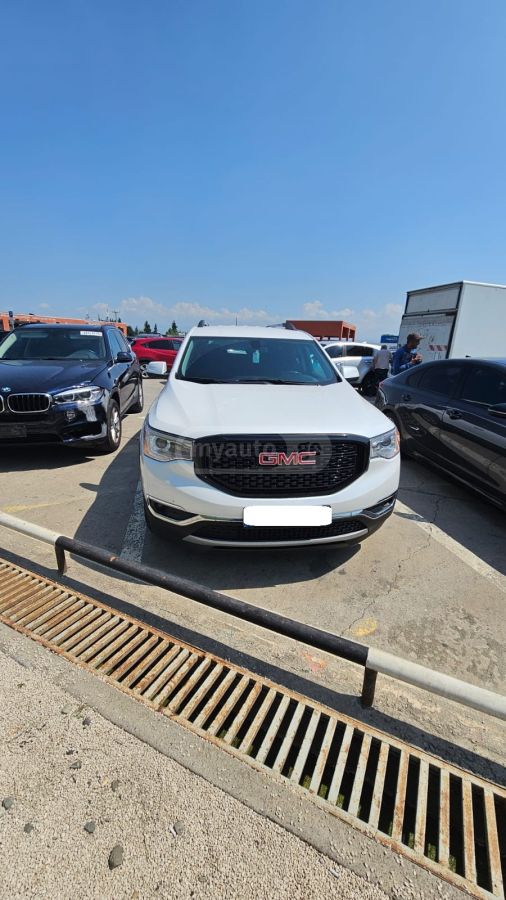 GMC Acadia - фото 6