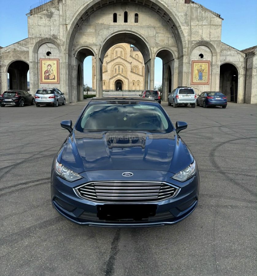 Ford Fusion - фото 1