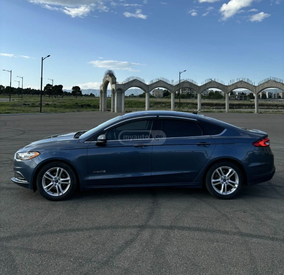 Ford Fusion - фото 2