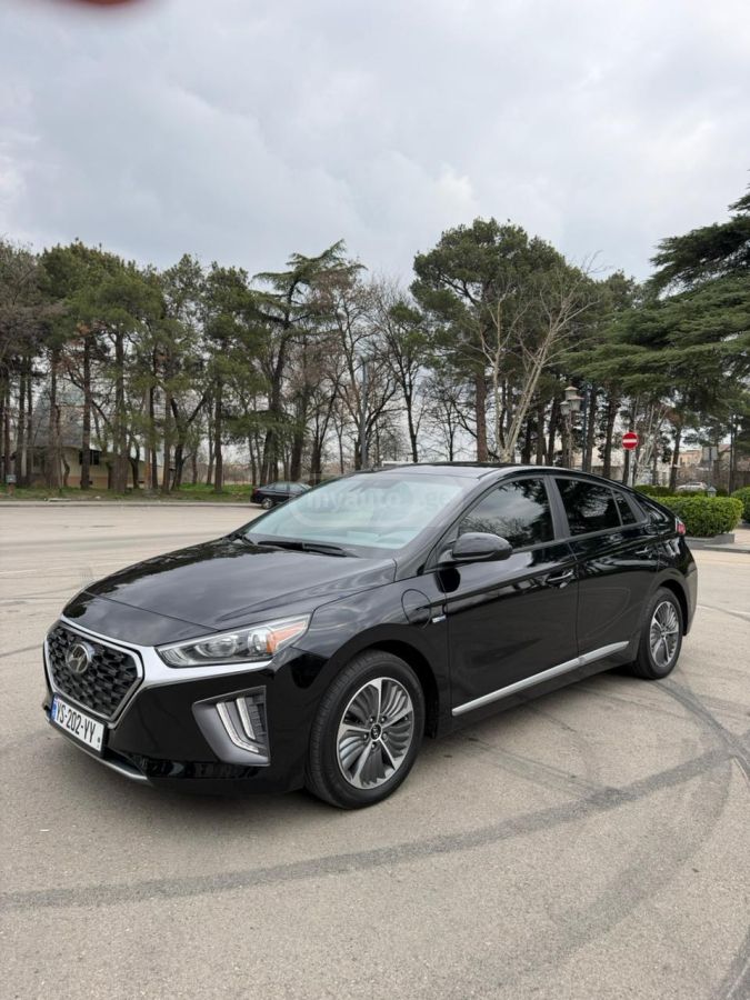 Hyundai Ioniq - фото 1