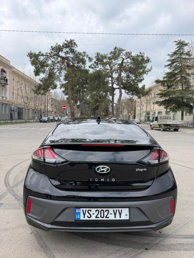 Hyundai Ioniq - фото 12