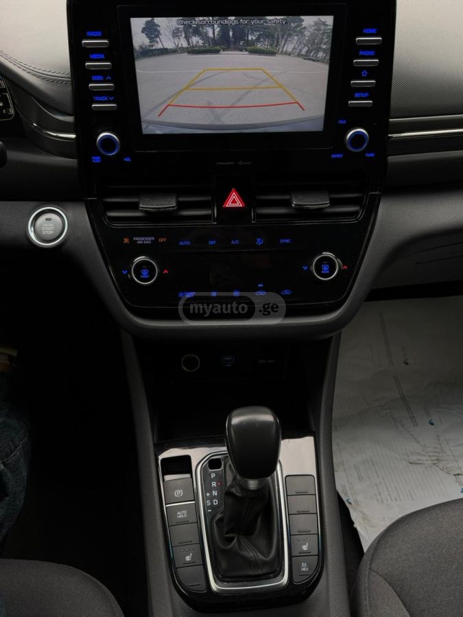 Hyundai Ioniq - фото 8