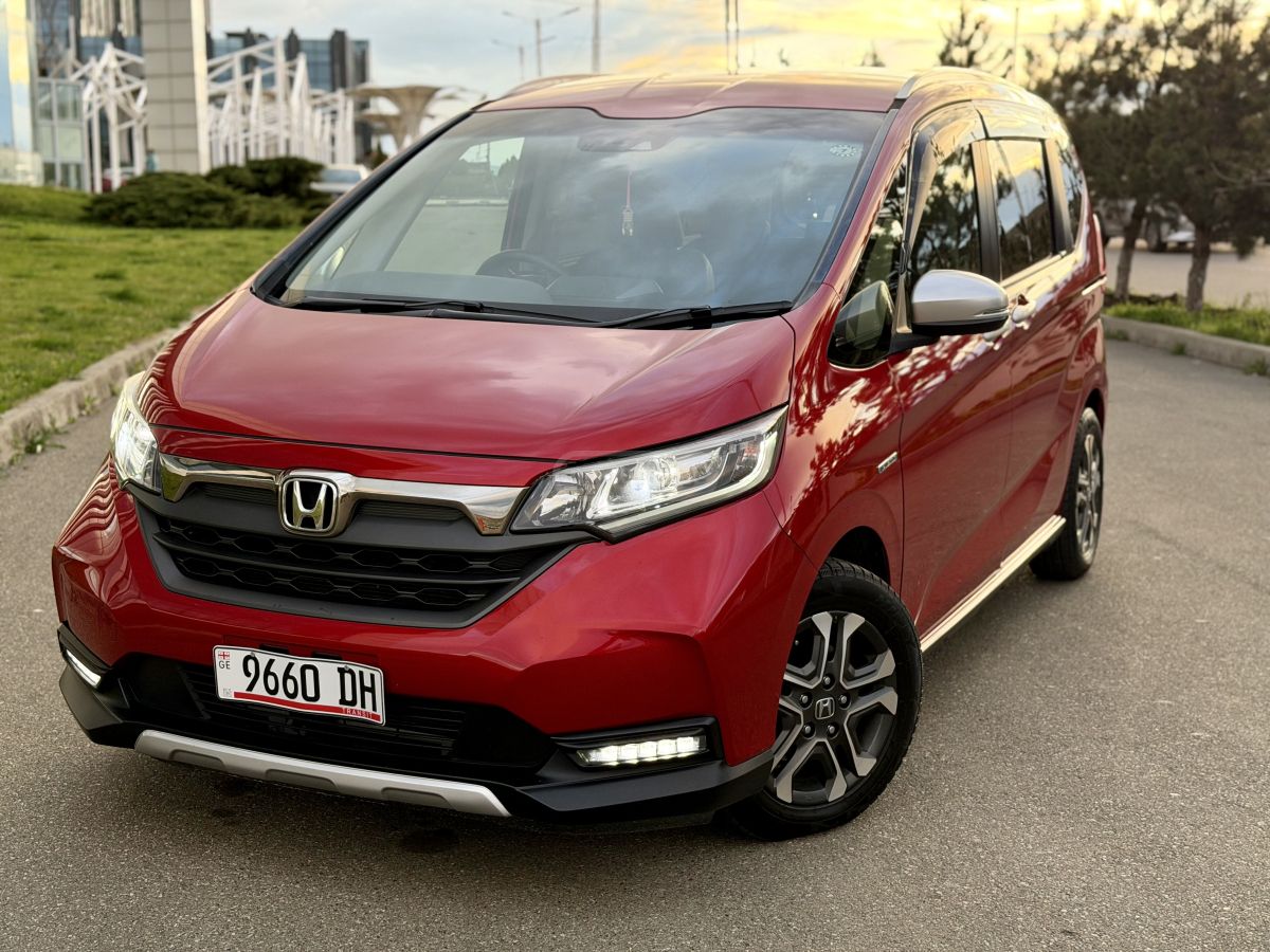 Honda Freed - фото 1