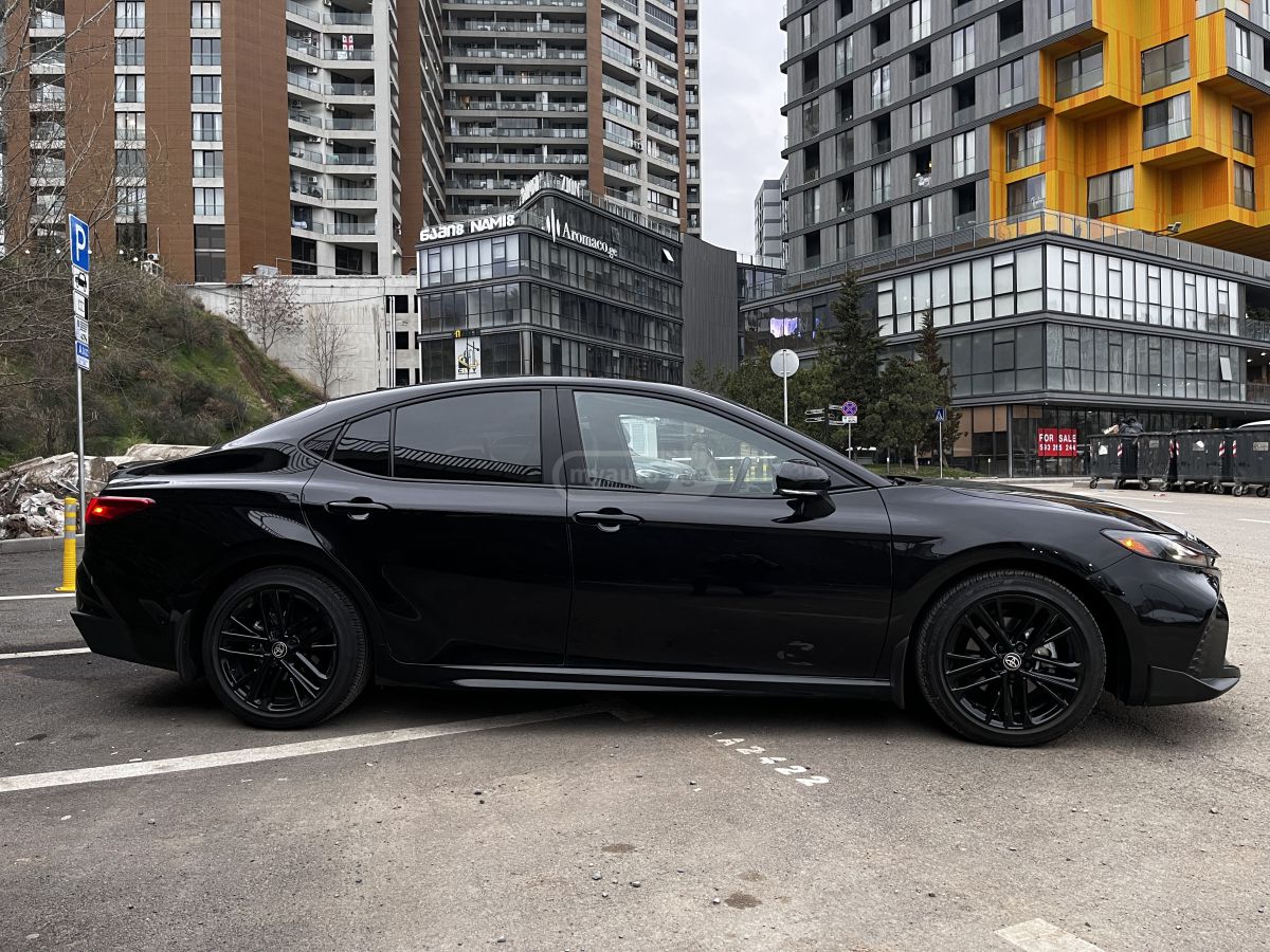 Toyota Camry - фото 2