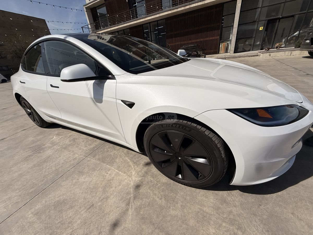 Tesla Model 3 2025 — миниатюра 3