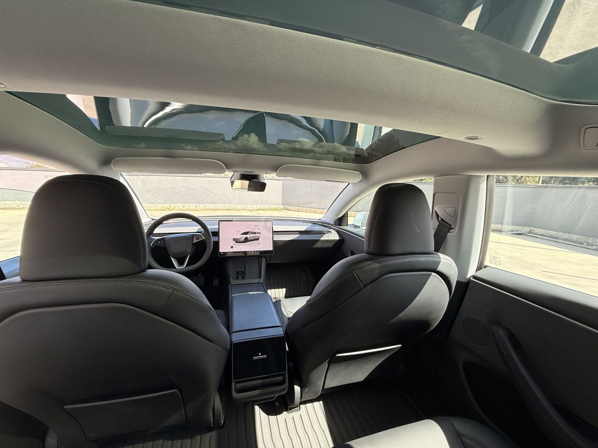 Tesla Model 3 2025 — миниатюра 8