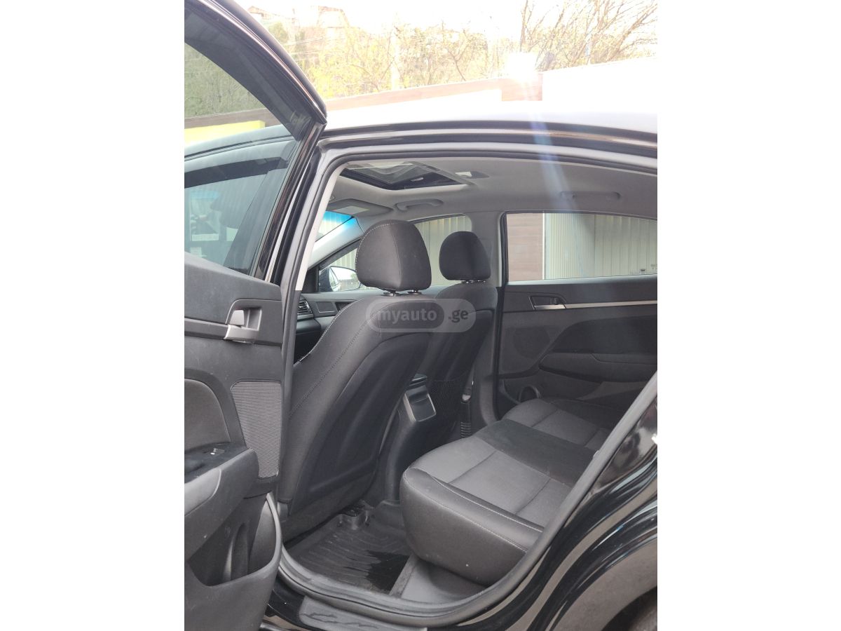 Hyundai Elantra - фото 10