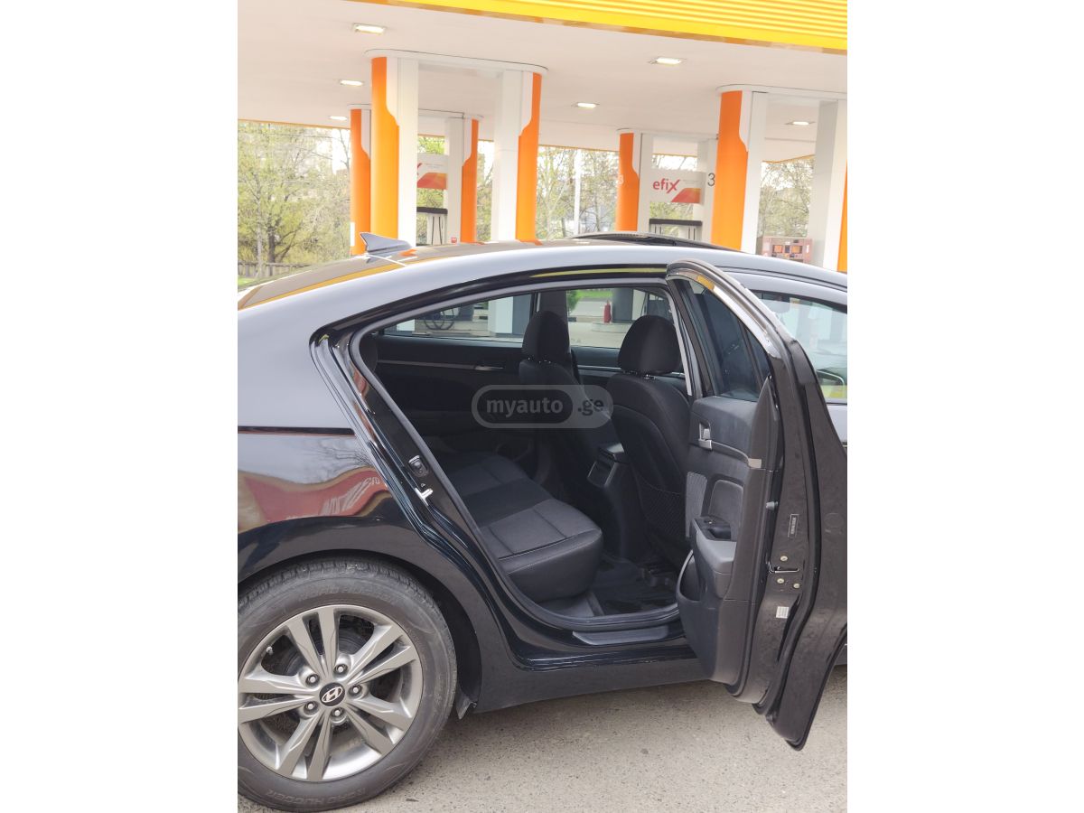 Hyundai Elantra - фото 12