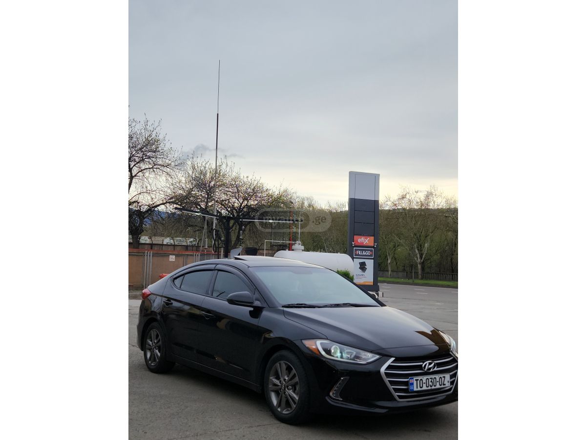 Hyundai Elantra - фото 2