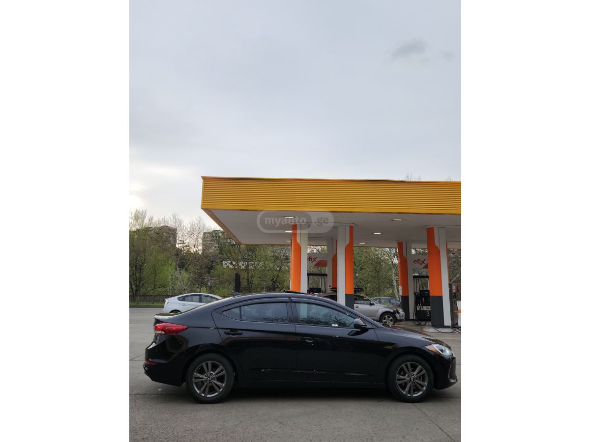 Hyundai Elantra - фото 4