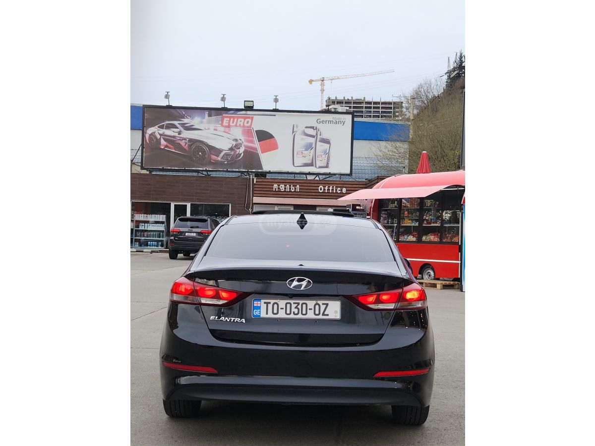 Hyundai Elantra - фото 6