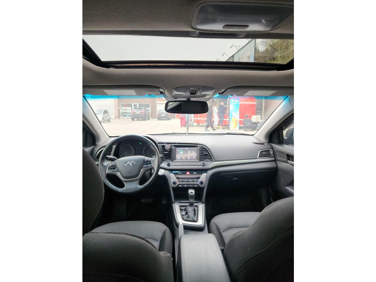 Hyundai Elantra - фото 8