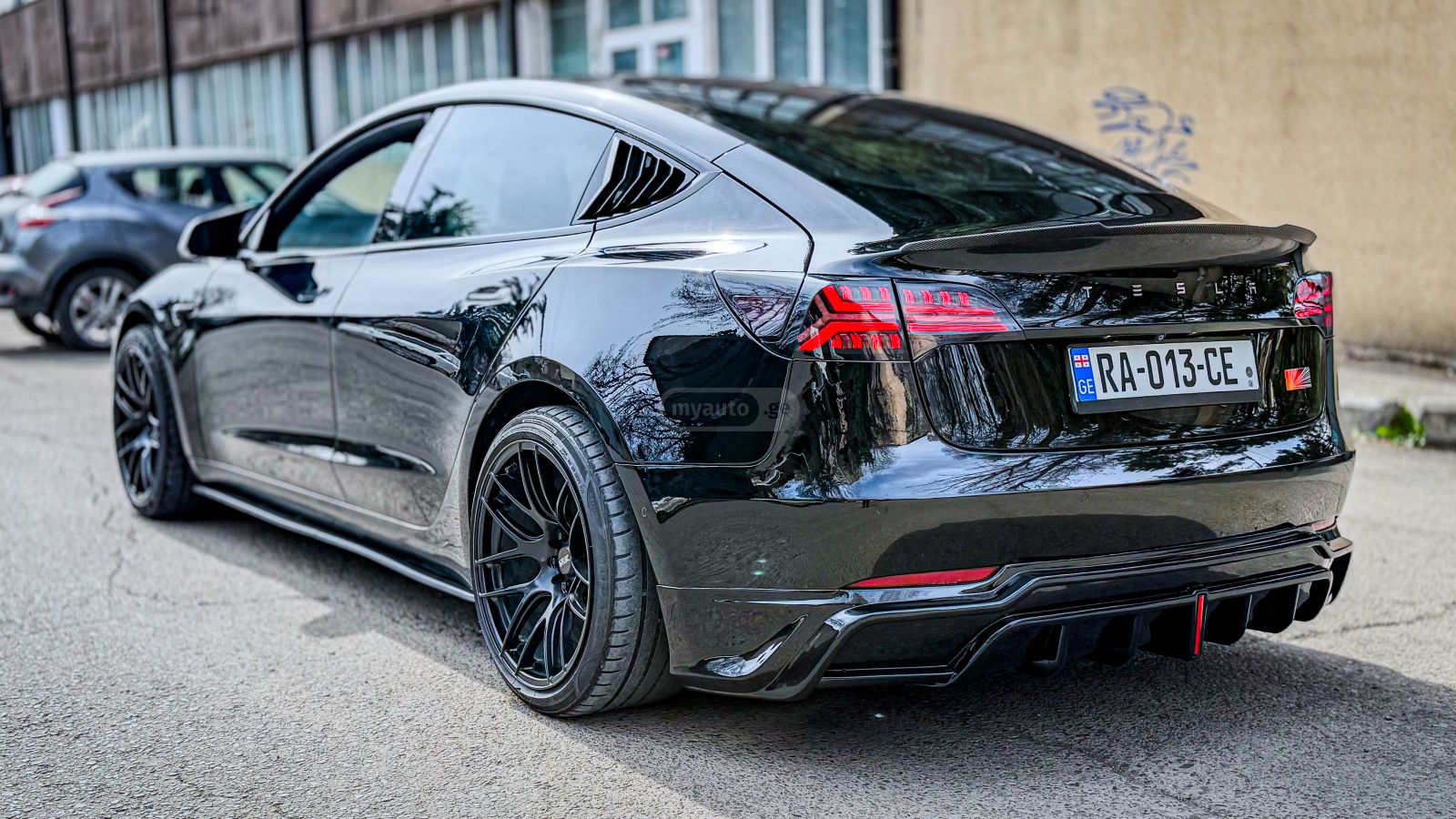 Tesla Model 3 - фото 3