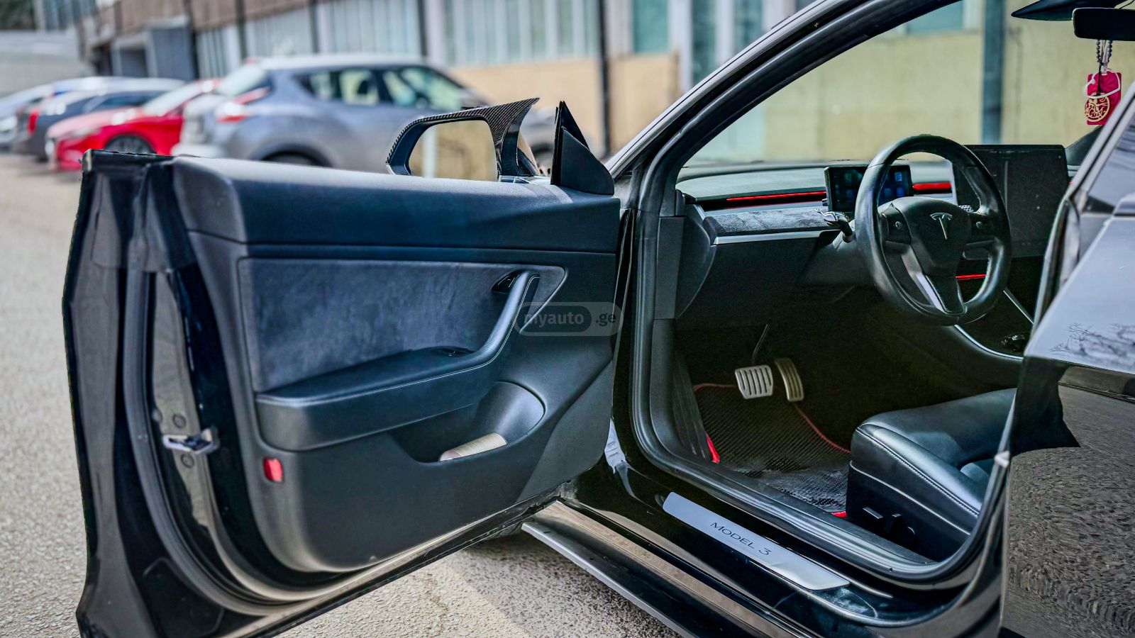 Tesla Model 3 - фото 4