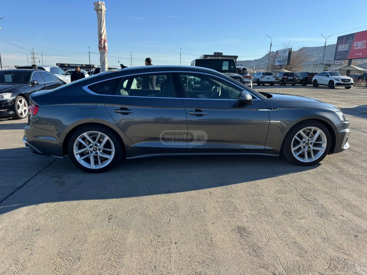 Audi A5 - фото 8