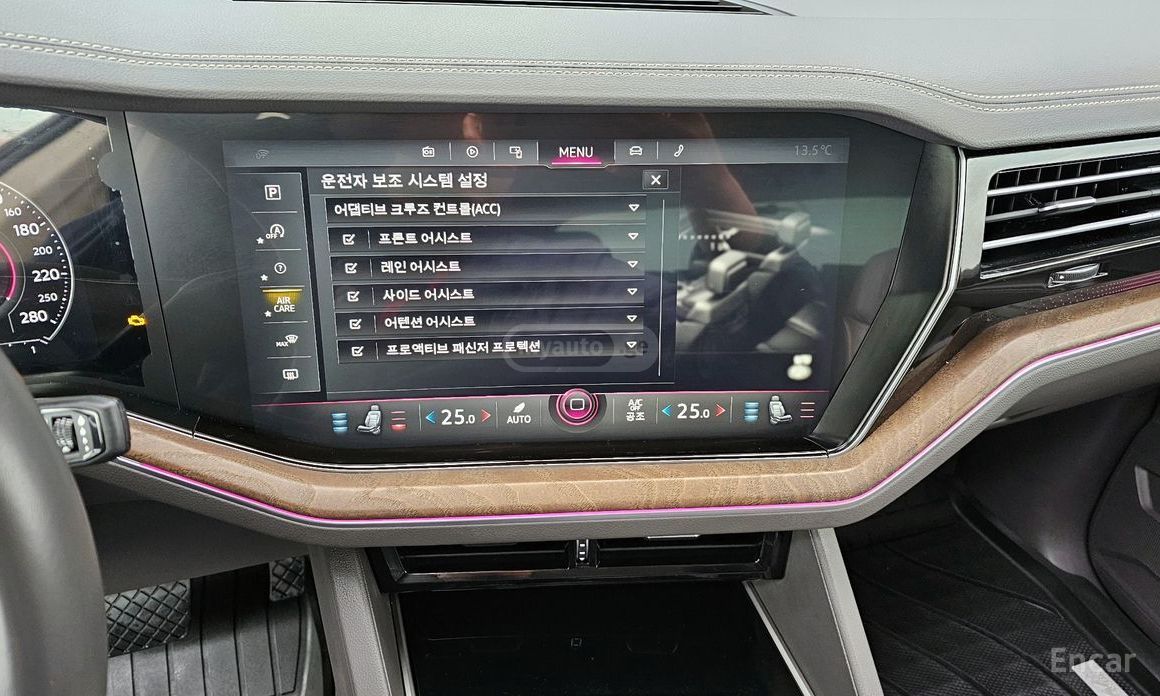 Volkswagen Touareg - фото 14