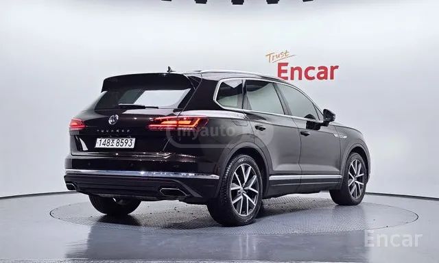 Volkswagen Touareg - фото 4