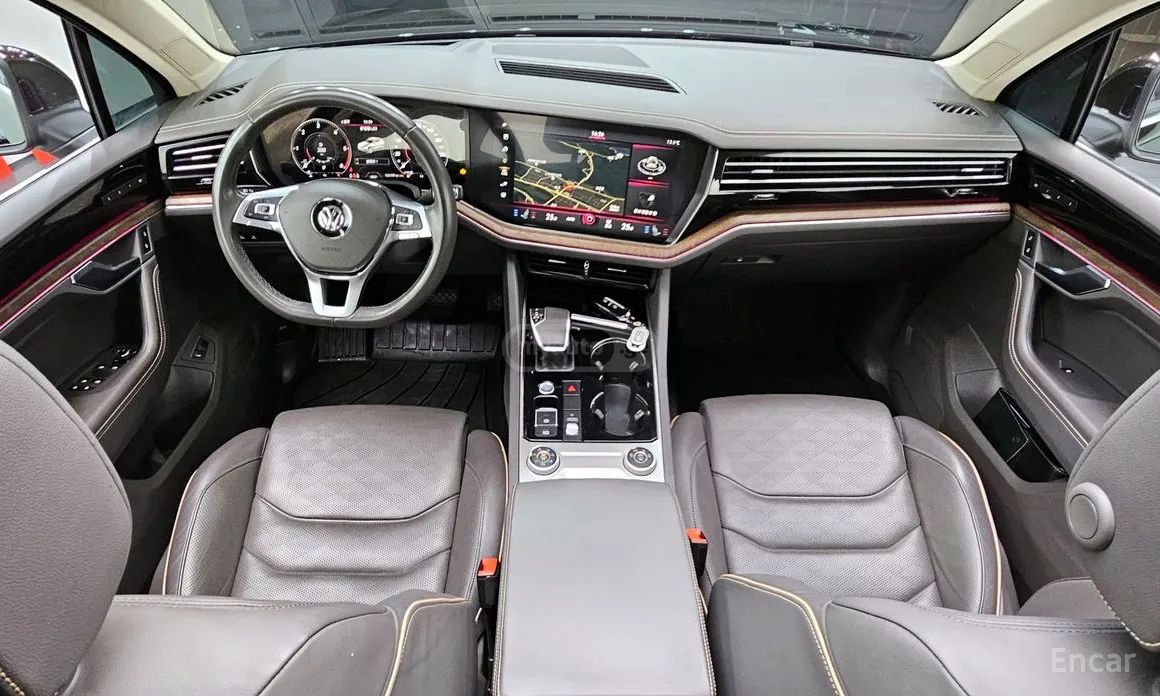 Volkswagen Touareg - фото 5