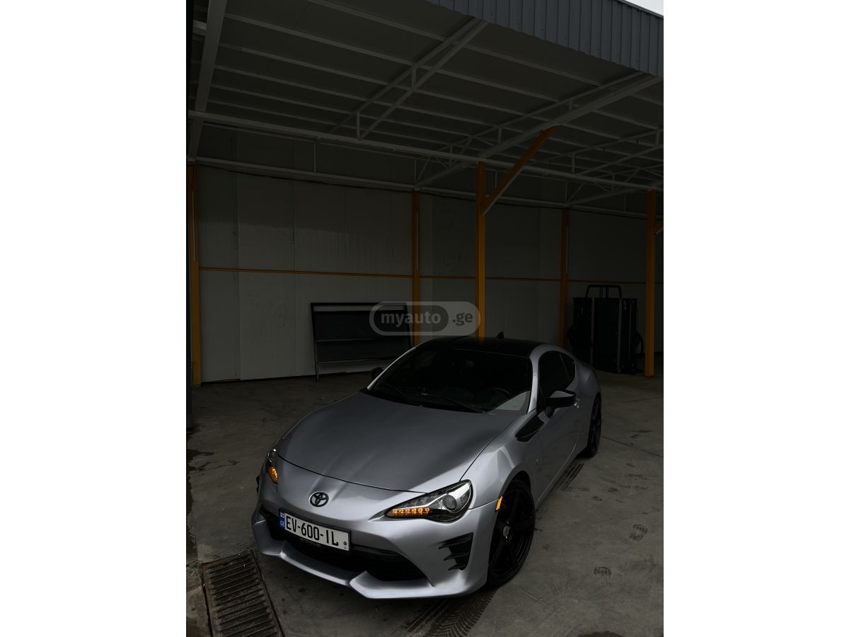 Toyota GT 86 - фото 1