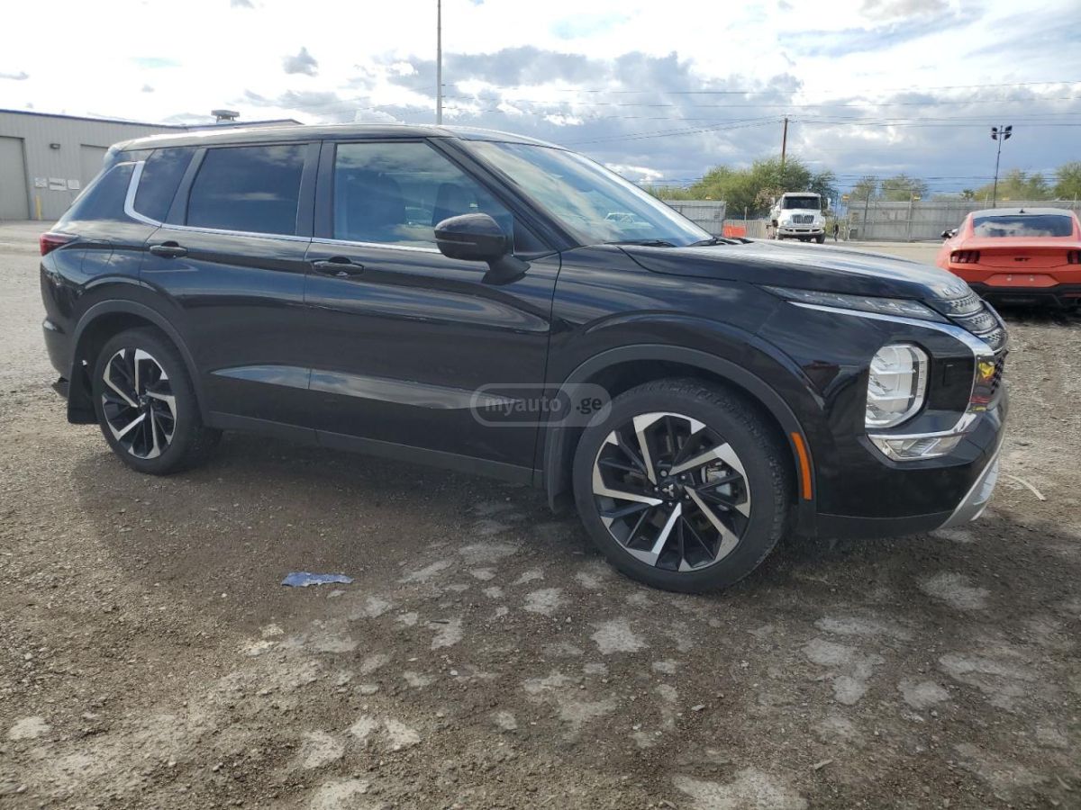 Mitsubishi Outlander - фото 4