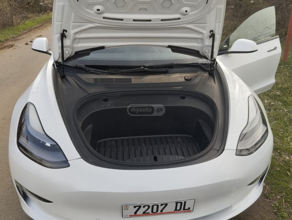 Tesla Model 3 - фото 5